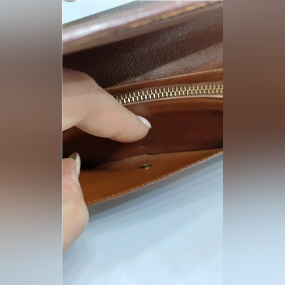 Louis Vuitton wallet - Picture 11 of 14